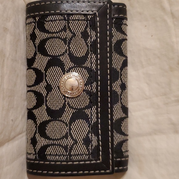 AUTHENTIC COACH COIN BAG - Picture 1 of 14